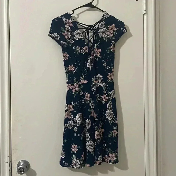 Aeropostale Floral V-Neck Laced-Back Fit & Flare Dress Size S - Picture 6 of 11